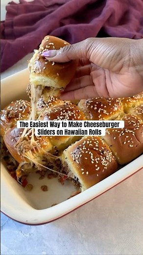 Cheeseburger Sliders on Hawaiian Rolls #superbowlfood #gamedayfood #gamedaysnacks