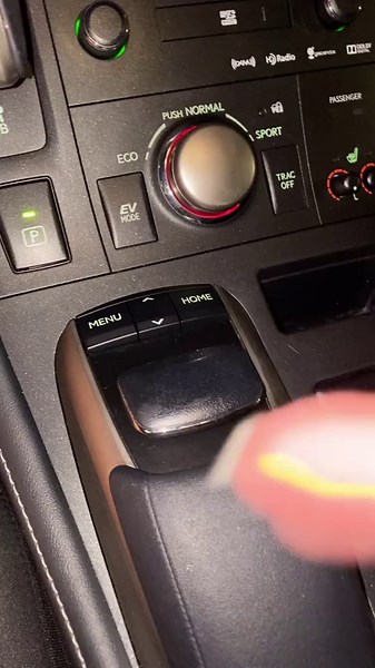 Lexus things 😂 #carthings #lexus #cargirl #airstrike #carsoftiktok #cars