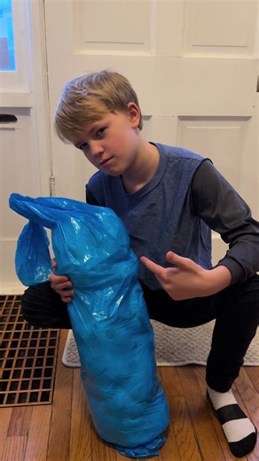 POV: you’re on a dating site with the guy holding the fish. You swipin right? #tinder #plentyoffish #diapergenie #datingtips #datingapps