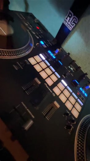 Smash Store 🎧🪩 on Instagram: "Como hacer que virtual dj mezcle automáticamente la música #dj #tips #tutorial"