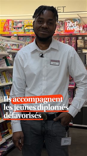 Wendy, 34 ans, est étudiant en licence commerce et développement international, en alternance en tant que manager de rayon. Il a été accompagné par l’association JobIRL via le programme Mon Alternance sur Mesure, qui aide les jeunes de quartiers défavorisés à s'orienter professionnellement. Le programme Mon Alternance sur Mesure est soutenu par Novapec, le programme de soutien à l’innovation sociale de l’Apec dont l’objectif est de faire grandir et d’accélérer des projets portés par des structur