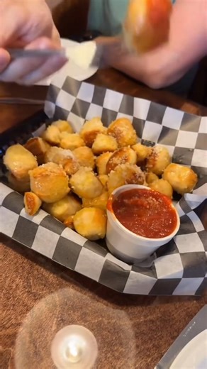 Video credit.. Ashley Visnaw | Pauls Chicago Pizza