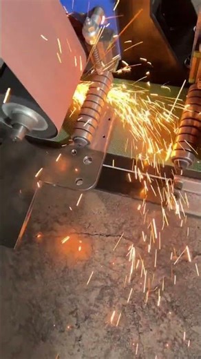 Deburring metal sheets after laser cutting#Surface polishing machine#Abrasive belt machine#Deburring