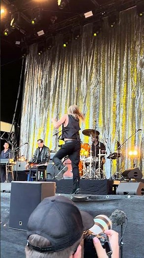 🔥👕 Red Hot Chili Peppers’ Old Friend – Iggy Pop – drops the vest, enters the storm bare and wild