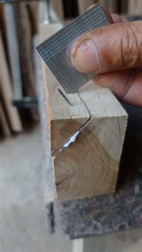 Quick way to repair split wood #diyproject #woodworking #woodworking