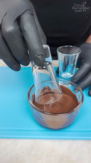 Delicious Chocolate Covered Strawberry Shot Recipe
