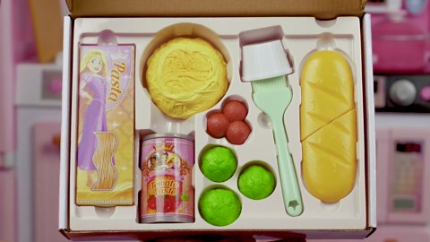 Disney Princess Style Collection Fresh Prep Gourmet Kitchen Child 3 to 6 Years, Pink