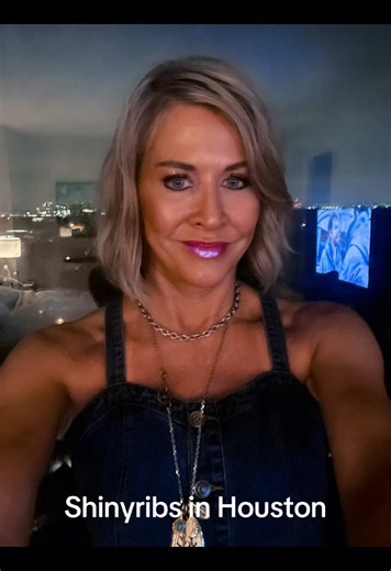 Shinyribs is great and they have the best fans. Just saw them in Houston and it was so fun 🤩