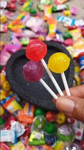 It's so much fun to crush colorful lollipops 😍😍🥰🤣