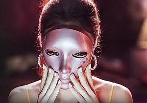"Mask Girl" thrives: 2.8 Million views in 3 days on Netflix! Director applauds Nana's bold nude scene | Entertainment