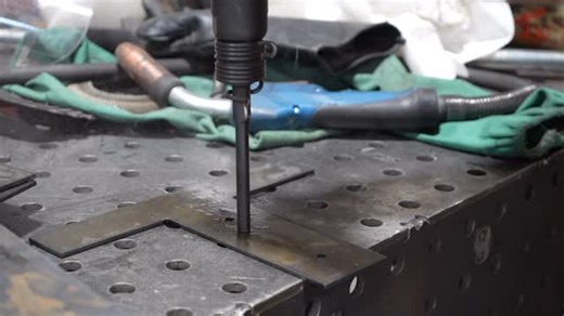 Casey Gewecke | Custom, Hand-Built Tables on Instagram: "Tired of grinding or chipping off dross from plasma cut parts. Give this a try! So quick and easy. #smallbusiness #metalart #interiordesign #custom #weld #fabrication #weldporn #metal #plasma #plasmacutting #dross #arclight #plasmatable #cnc #metalwork #metalwood #tools #tricks"