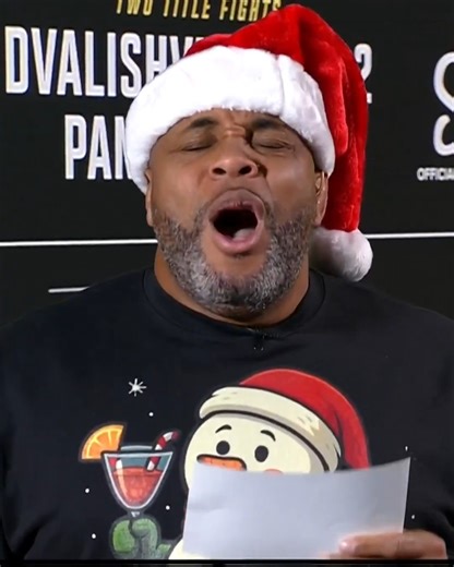 It's never complete without the Christmas carols! 🎅🎶 | UFC
