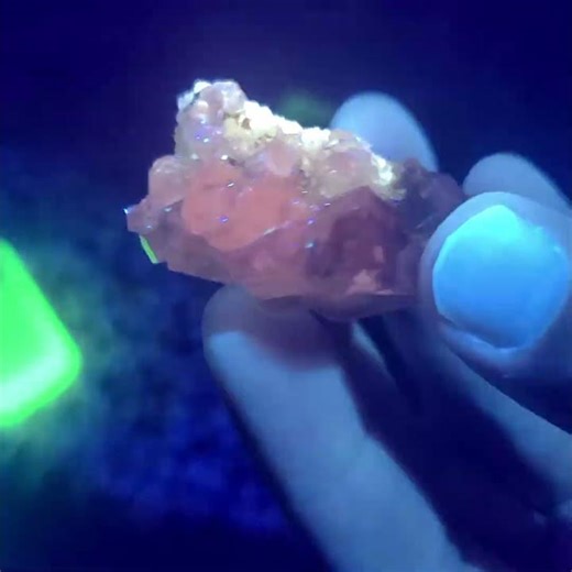 vape and a crystal #glowinthedark