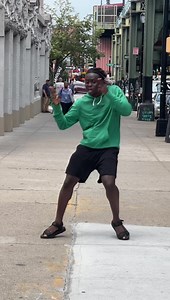 1.2M views · 96K reactions | Quand le corps chante et la musique danse 奈 (NB: Même mes chaussures sont étonnés) | Madara Dusal | Facebook