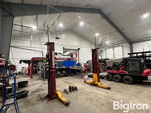Mohawk TP-16 16k 2-Post Vehicle Lift | Agriculture