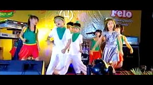 679K views · 50K reactions |  အေးမြဖြူ ငယ်ငယ်ကသင်္ကြန်သီချင်းလေး...