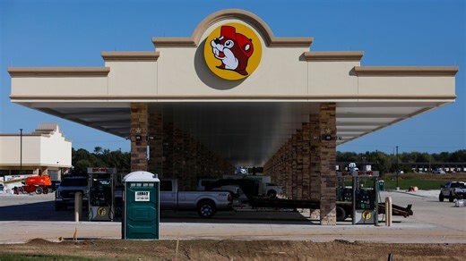 Want to work at Buc-ee's? Here's what to know about the company dress code