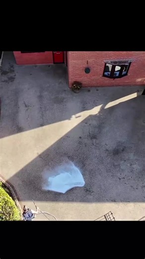 Giving this resin driveway a fresh start with a pre-clean chemical softwash! 💦✨ This step helps break down dirt, algae, and grime before the main clean — ensuring a spotless, long-lasting finish. 👌 @Rutland Pumps Ltd #SoftWash #ResinDriveway #DrivewayCleaning #PreClean #ExteriorCleaning