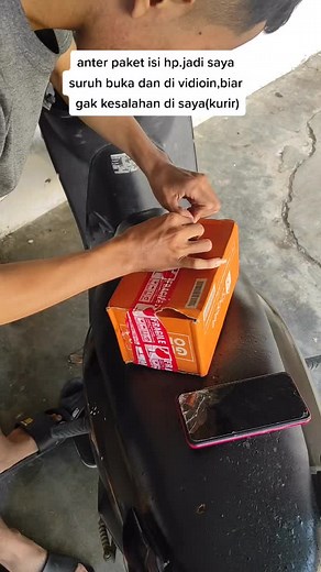 Unboxing the Redmi Note 10 Smartphone