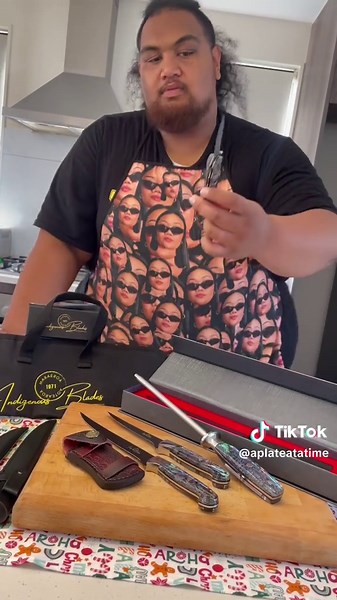 Exploring the Tangaroa Collection from Indigenous Blades