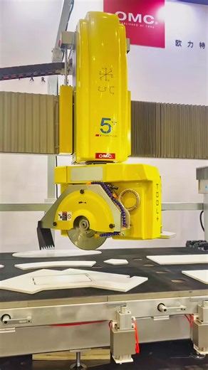 TITAN Plus 5-Axis Bridge Saw: HD Camera & Anti-Slip Rubber
