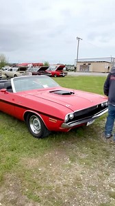 This was a really clean 1970 Dodge Challenger convertible from the Mopars Invade event at Mo-Kan Dragway. #1970challenger #71challenger #70 #71 #1970 #1971 #dodge #challengerrt #mopar #bigblockmopar #moparornocar #moparmuscle #moparmusclecars #americanmusclecars | Kelsey Wayne