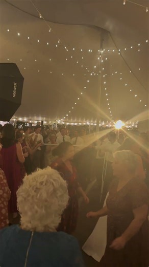 Bride vs Guests… Limbo Challenge!