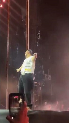 Drake performing “ Nice For What “ Live at Wireless Festival 2025 🤍