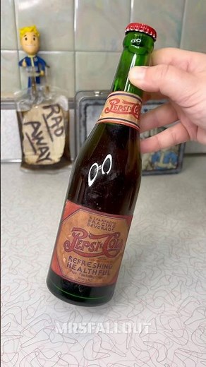 Opening 1930’s Bottle of PEPSI and comparing to modern soda!