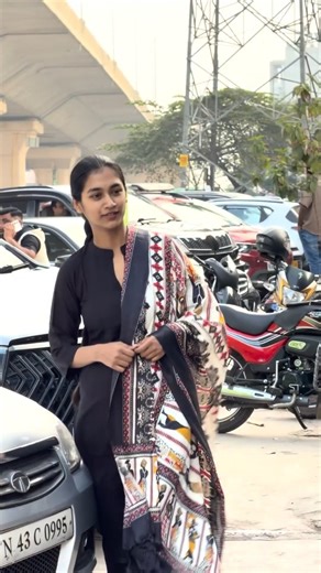 ಚೈತ್ರ ಆರಾದ್ಯ on Instagram: "@uniletstores Black Friday Sale – November 28 to 30! Mega Deals: •LED TVs starting from ₹7,490 •Refrigerators starting from ₹21,690 Combo Offers: •Buy a Refrigerator → Get a Washing Machine FREE •Buy a Washing Machine → Get an Air Fryer FREE Additional Offers: •Up to 50% OFF •Bajaj Finance Offer (No Card Required): Get up to ₹5,000 Cashback on Mobile Phones •0 Processing Fee | 0 Hidden Charges | 0% Interest for up to 24 months on Credit Cards •Up to 26% Cashback on se