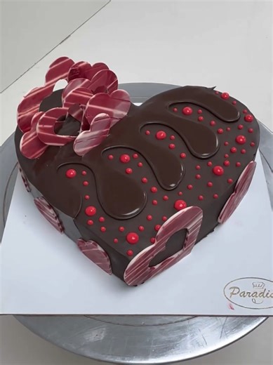 Creative Chocolate Heart Shape Cake Decoration Ideas