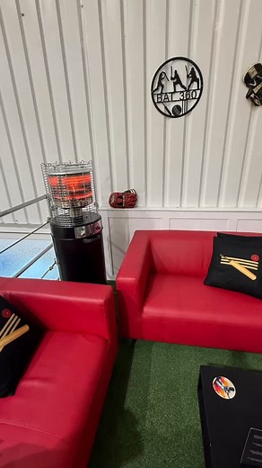1.5K views | Don’t worry about being cold 略 we have got the heaters in and we have hot chocolate in our machine. #bat360 #cricket #indoorcricket #cricketnets #cricketcommunity | Bat360 | Facebook