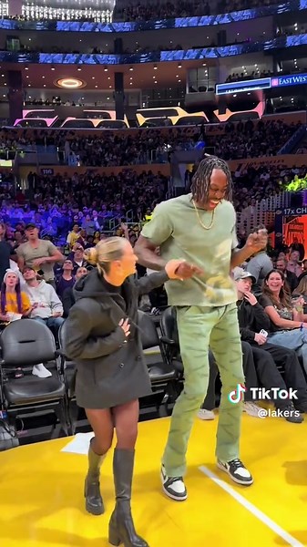 Dwight Howard Lakers: Champion in the Building