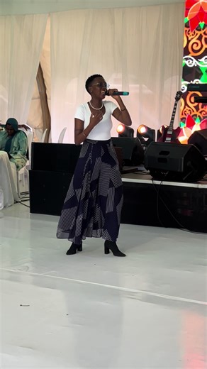 Discover the Artistry of Azawi