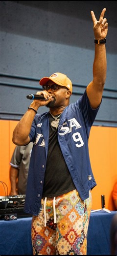 Whether you’re at a sweet 16, a wedding, prom, and or on the UTSA basketball court, the ‘Cupid Shuffle’ never gets old. Tonight we had the honor of hearing it from the official Cupid himself! Who remembers when this song came out? 👀 | UTSA - The University of Texas at San Antonio