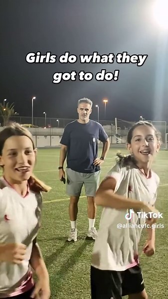 ‏We don't do trends 🦖