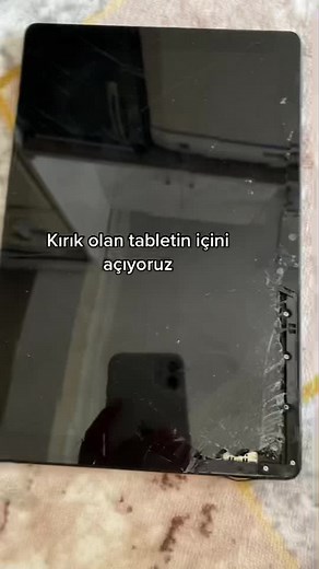 Damaged Tablet Repair Process: Cracked Screen Breakdown