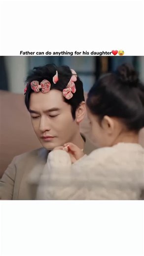 @kc_drma_lover_01 on Instagram: "Япония использует пьезоэлектрические плитки для преобразования шагов в электричество. Эти плитки улавливают кинетическую энергию ваших шагов. Когда вы идете, ваш вес и движение оказывают давление на плитку. Плитка слегка прогнется, вызывая механическое воздействие. Пьезоэлектрические материалы внутри плиток преобразуют это напряжение в электрическую энергию. Каждый шаг генерирует небольшое количество заряда, а миллионы шагов в совокупности могут произвести достат