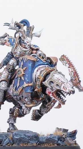 Siege Studios Limited on Instagram: "An awesome 360 look at an absolutely ferocious Khorne Lord Invocatus in the OG classic legion blue and white scheme! We loved working on this awesome colour scheme and painting it across this crisp new sculpt! The weathering adds so much to the miniature and matches the rough and ready feel of the World Eaters! This was part of an awesome army phase in the blue and white classic colours, we cannot wait to show you more! #chaos #chaosspacemarines #chaosspacema