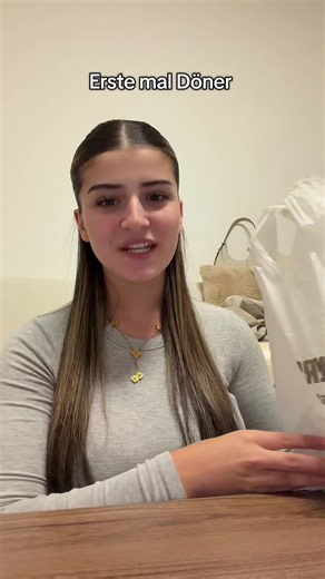 Mein erstes Mal Döner nach JAHREN | Trying Food For The First Time