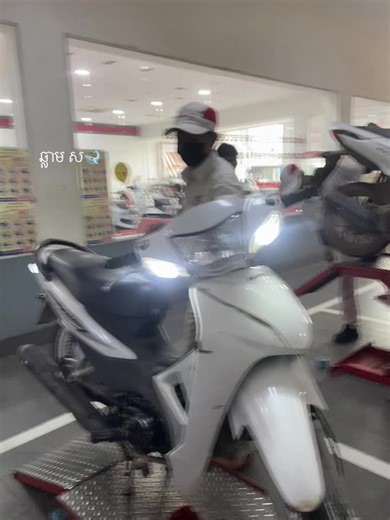 Motorcycle Repair Tips in a Service Shop Setting