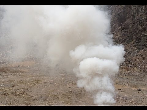 How To MAKE the BEST SMOKE BOMB ~ very EASY (Legendary smoke mix)