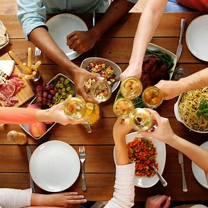 6.8K views · 45 reactions | The numbers don’t lie. You really, REALLY love local restaurants. To celebrate your 5M completed Resy reservations, we’re covering the costs of dinner* on 03/29 for some lucky diners at select restaurants. Check out the link below to see which restaurants are included. https://amex.co/3uCxj0v #EveryResyCounts *Up to $99 per person, max of $594 per table. Terms Apply. | American Express | Facebook