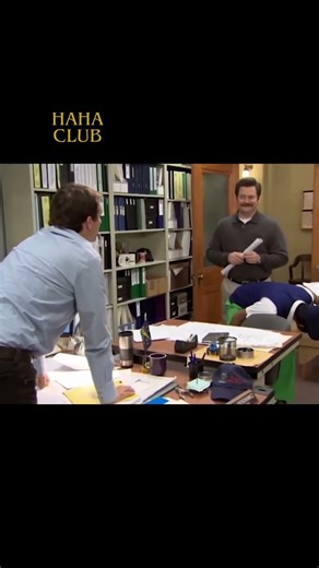 Parks and Rec Blooper: Tom Makes Rob Break Character Searching for the Pom-Pom from his Golf Club!