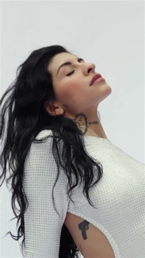 푪풂풛풛풖 푮풍풐풃풂풍| 푭풂풏 푨풄풄풐풖풏풕  on Instagram: "Cazzu posando para Vogue México y Latinoamérica #cazzu #cazzuoficial"