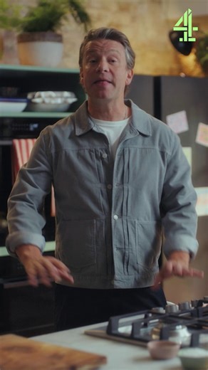 Eating well shouldn’t have to cost a fortune. 🥘 From Caprese Chicken Burgers to Super Spinach Pies, we’re bringing you big, bold flavours that keep your wallet happy! Join Jamie and Lebanese chef Anissa Helou as they debunk the myth that delicious food has to be expensive. Watch every Monday at 8pm on Channel 4 or catch up anytime on the Channel 4 streaming service. AD | Jamie Oliver