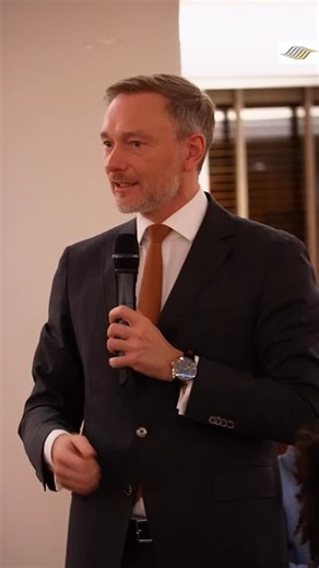 Airport Club Frankfurt | Christian Lindner im Airport Club Frankfurt✨ Ein Abend voller spannender Perspektiven, intensiver Gespräche und kulinarischer Highlights.... | Instagram