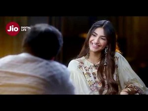 Sonam Kapoor on First Kiss | Jio Famously FilmFare