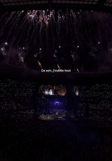Ce soir j’oublie tout, j’cherche mon chemin…✨🌧️ #jul #teamjul #concert #stadedefrance