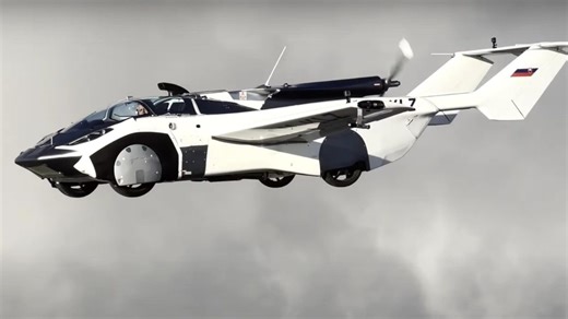 La voiture volante AirCar officiellement autorisée à voler par l’aviation civile slovaque